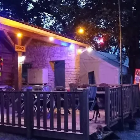 Le Cornouiller Mobil 4 Personnes Le Bel Air En Quercy Limogne-en-Quercy