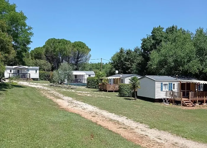Le Cornouiller Mobil 4 Personnes Le Bel Air En Quercy Кемпинг *