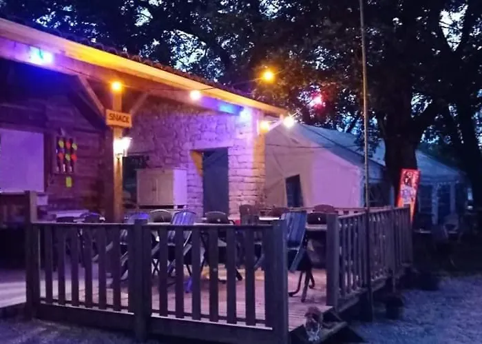 Le Cornouiller Mobil 4 Personnes Le Bel Air En Quercy Limogne-en-Quercy