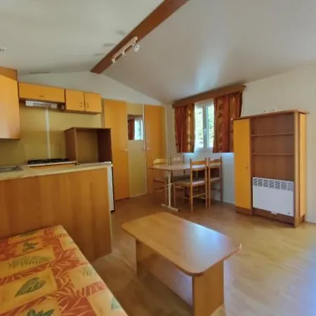 Kemping Le Cornouiller Mobil 4 Personnes Le Bel Air Limogne-en-Quercy